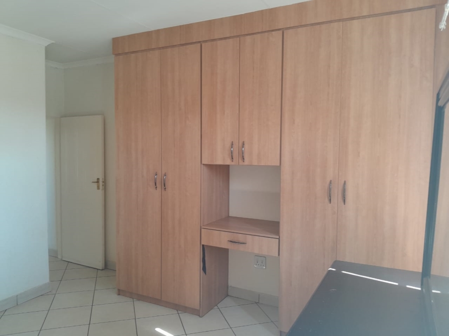 2 Bedroom Property for Sale in Waterval East North West
